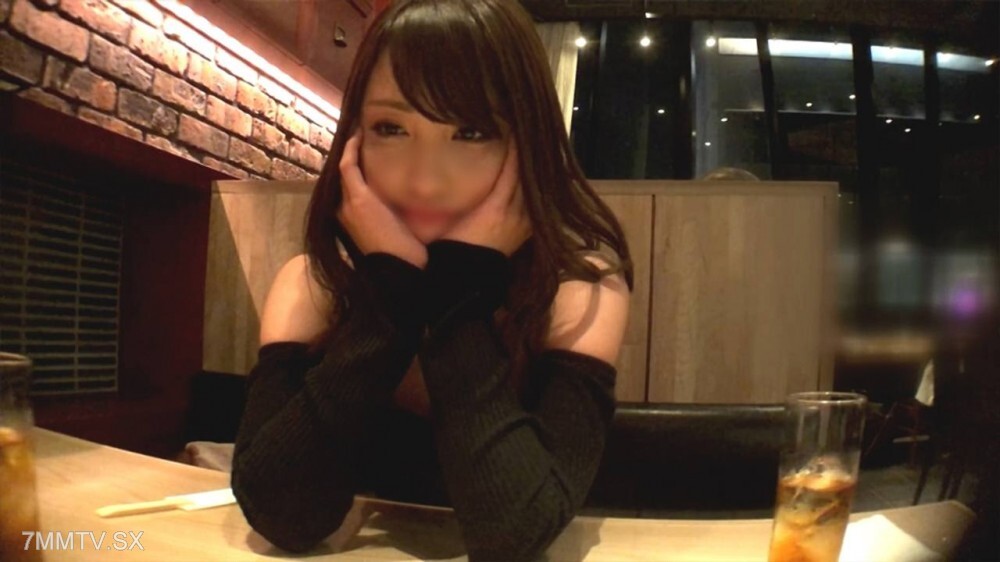 FC2-PPV-4746392 你真是自私，不过你真可爱！咲（20岁）是演艺俱乐部里最棒的女生。我又吃了一顿，又把另一顿放了进去。黏液果汁超高级舒提！