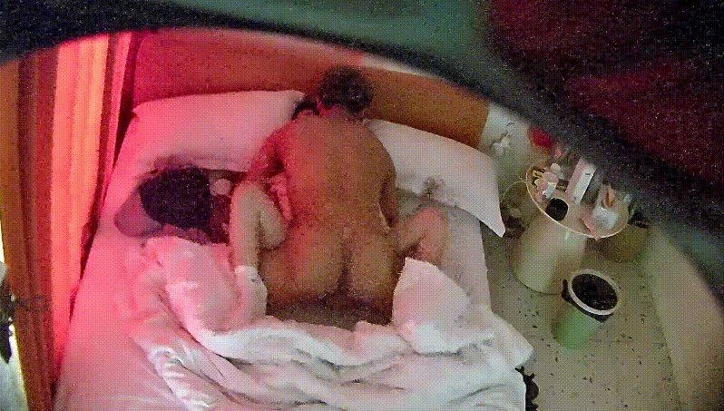 酒店偷拍无水印原版 8-2 好漂亮的酥胸美女 在酒店被男朋友缠着打炮 只想传统式 无奈还是被后入