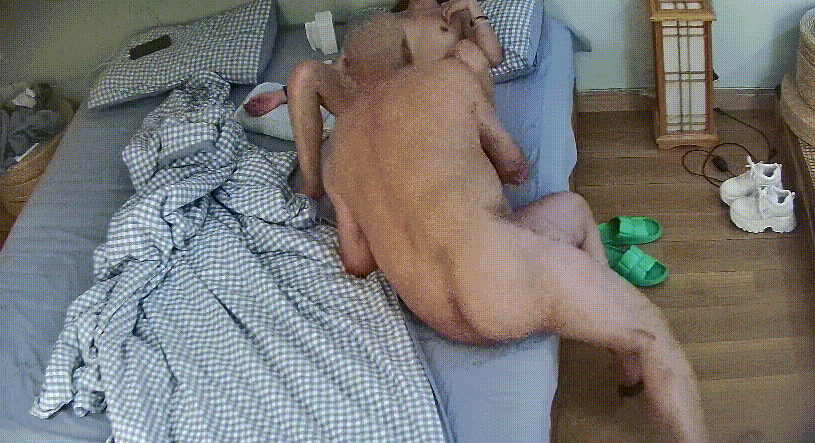 公寓酒店 9-26 大爷人老心不老 性致来了点个年轻小妹来酒店玩玩 老当益壮啊 还干了两炮