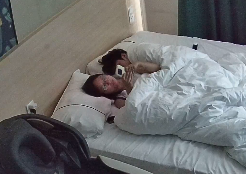 主题酒店 9-26 遇到一位身材颜值都在线的篮球宝贝 看这技艺纯熟度 也是久经沙场的悍将了