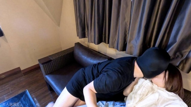 FC2-PPV-4734532 这与七海（19岁）在第四次拍摄中终于露面的影片角度不同。她体内有玩具的场景是从两个角度拍摄的。