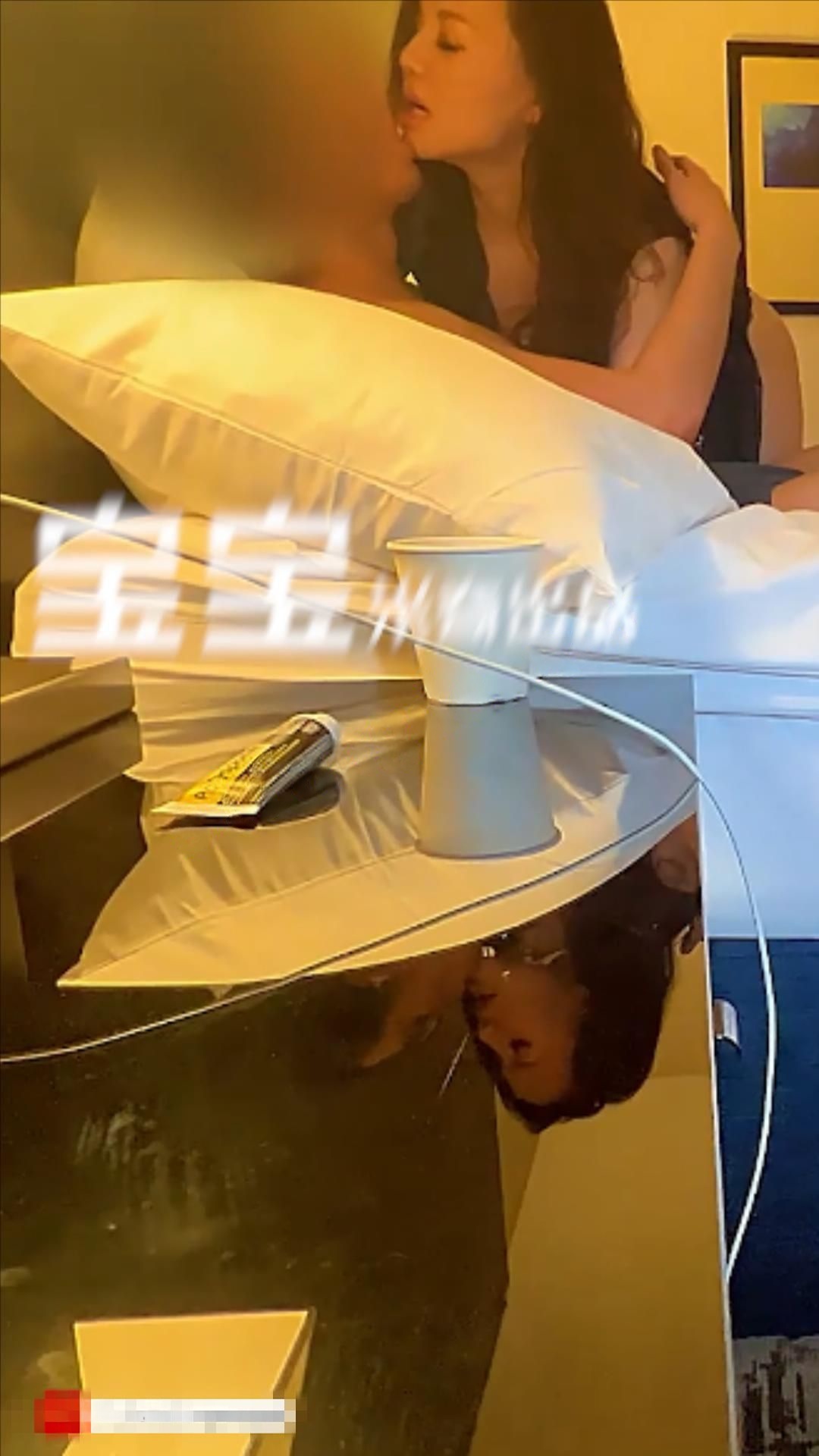 极品淫妻【米奇宝宝】三个粉丝的梦想一次性满足