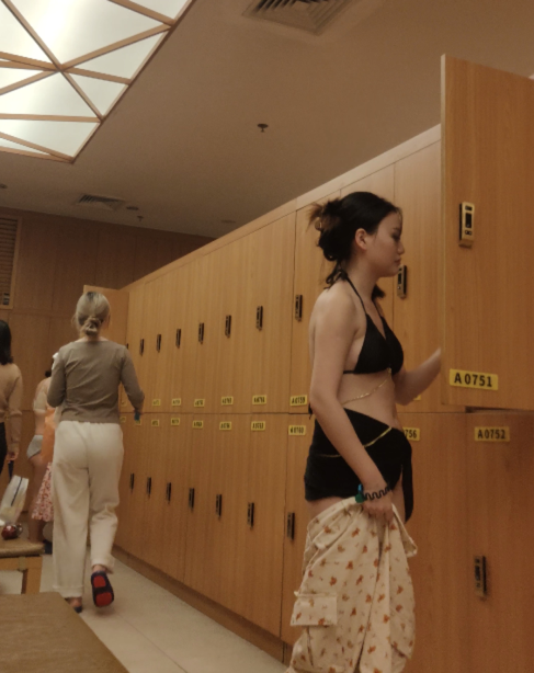 【温泉篇】好多裹着浴巾凸点的美女，两母女裸体一网打尽