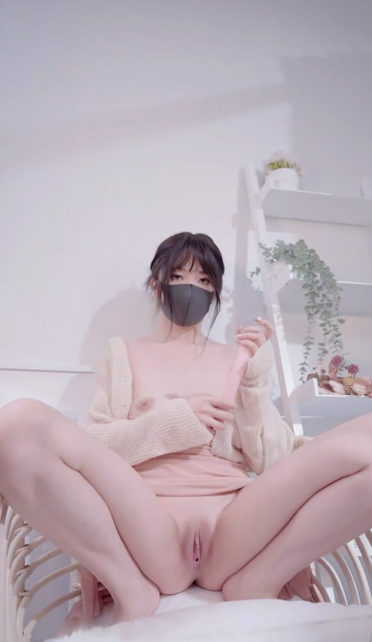 玩嗨高潮颤抖玩偶姐姐