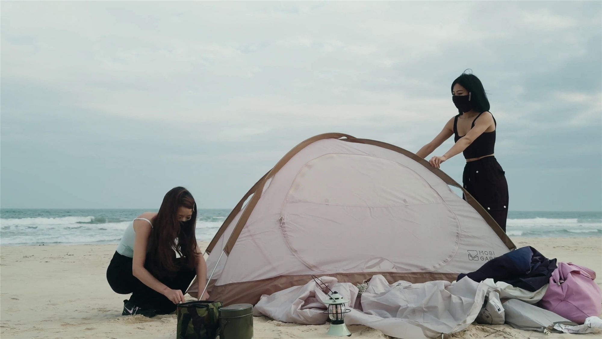 ❤️【cikaimoon LiWaynix】海边全裸露营散步 油彩比基尼