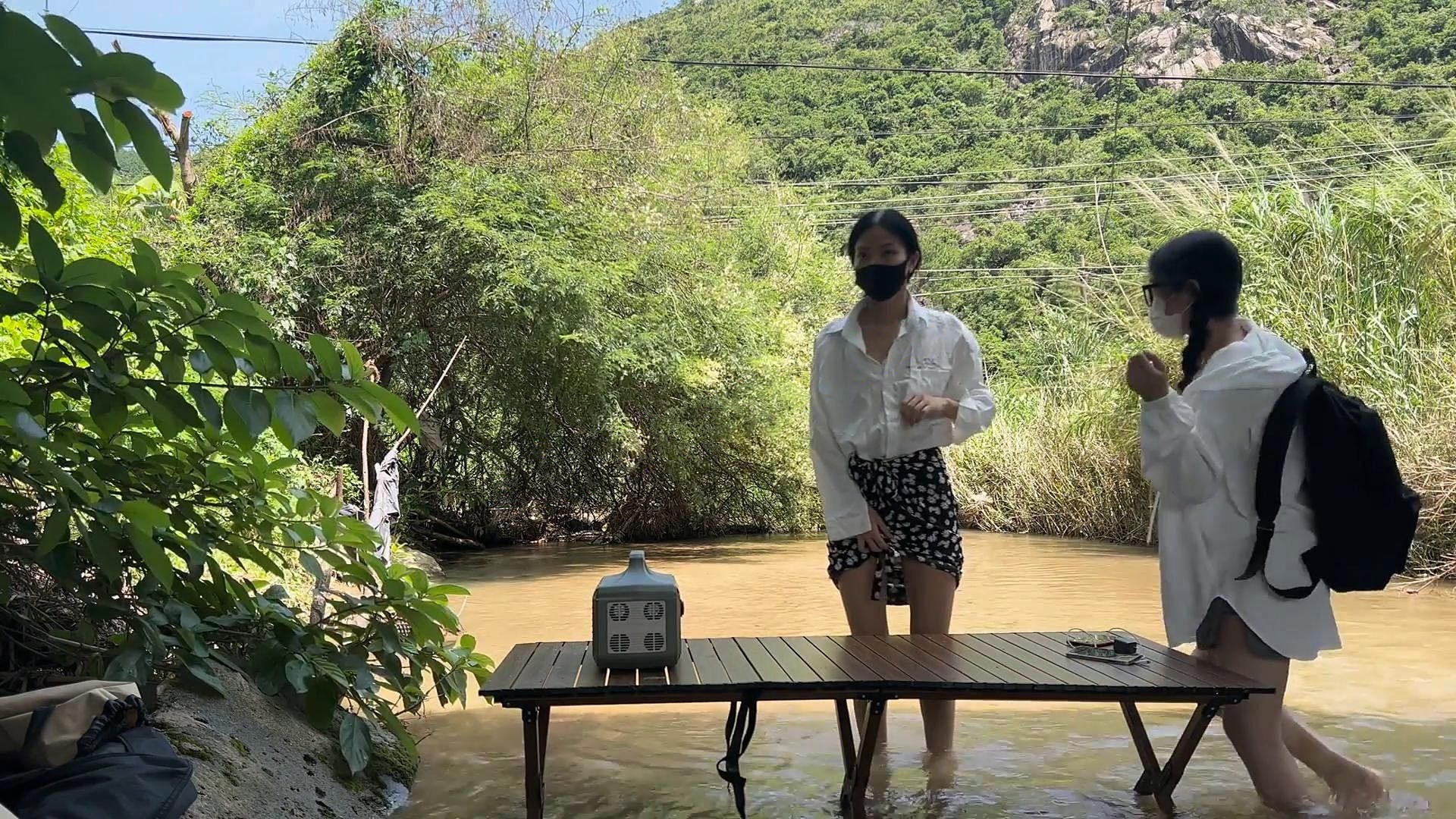 ❤️【cikaimoon LiWaynix】双女全裸 野外露营休闲