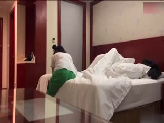 【捡尸】 教练灌醉强上反差婊，成都美女被教练强上，大骂男人都是渣男