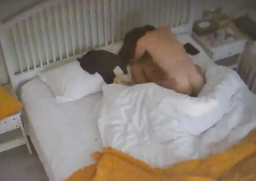 上帝视角75号房 12-31 短发女人很飒爽 不娇情放得开 男人也特么生猛 相互配合很完美的一场性爱