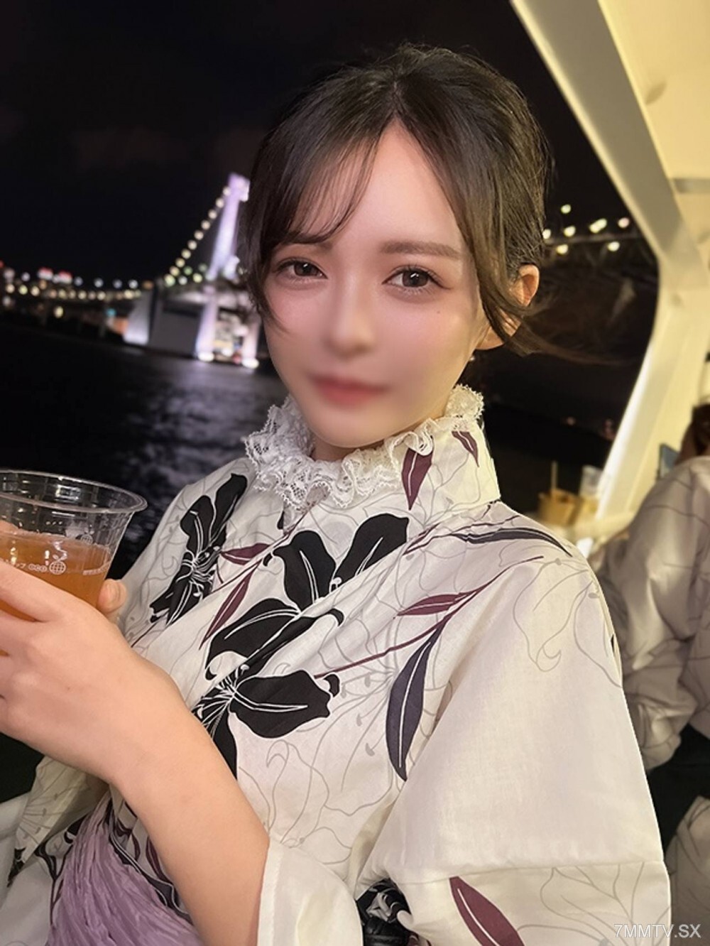 FC2-PPV-4719201 超发烧！盛夏夜的欢喜放荡浴衣就这样疯狂，视觉效果最强，她拥有美乳，20岁大学生，拥有粉红阴茎的巨大油米饼和巨大的肥饼“然然”