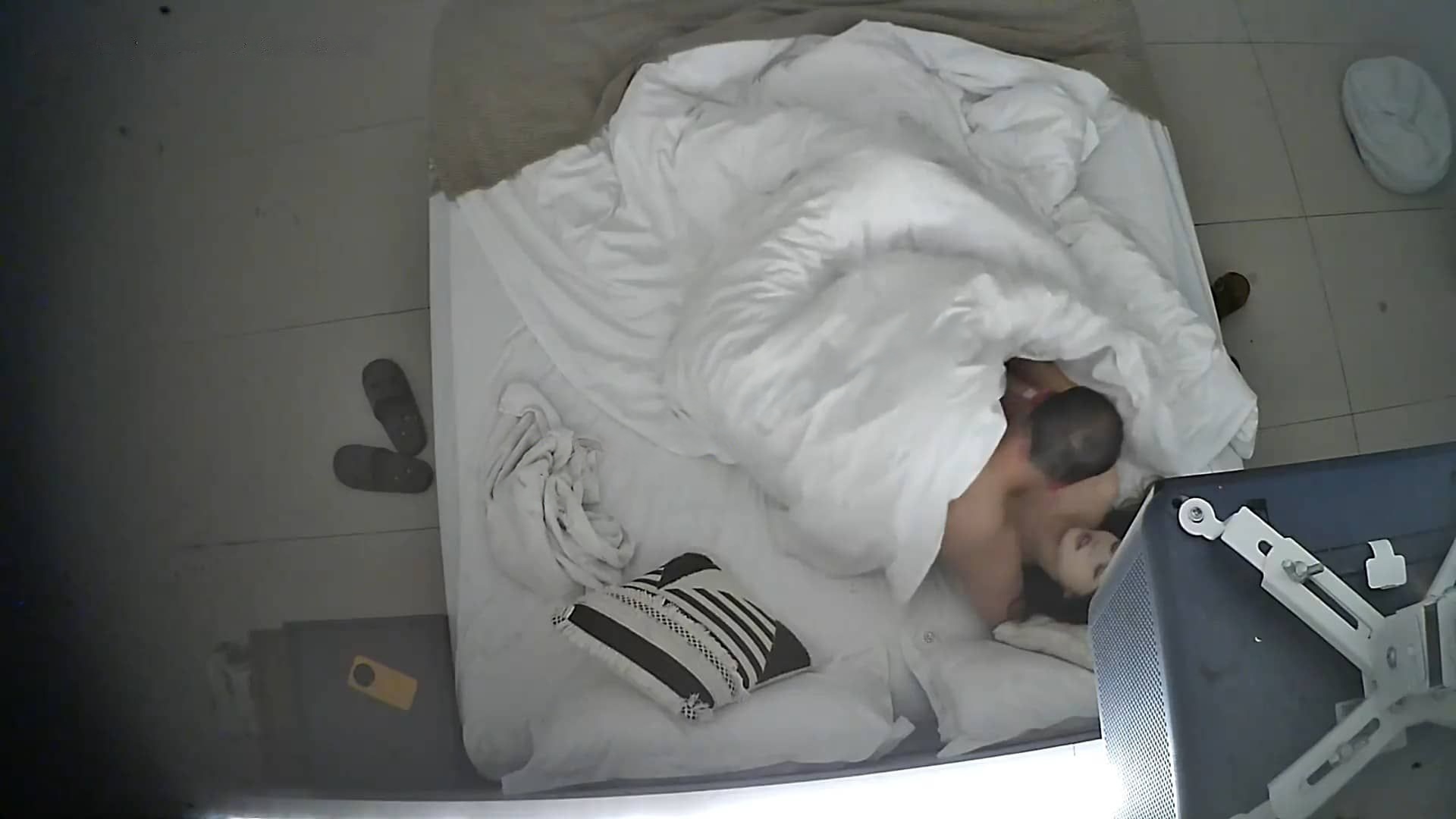 ❤️20260125❤️气质甜妹和早泄男友在宵夜前到酒店啪啪助兴